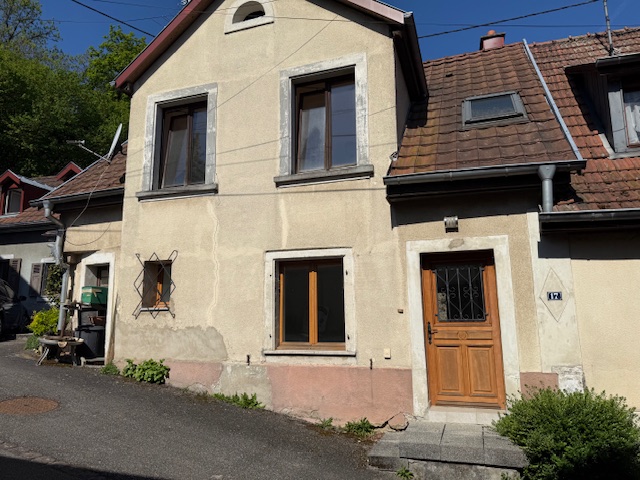 MAISON ACCOLÉE À RÉNOVER